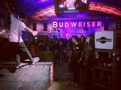 Badweiser Basement em SP para final no Super Bowl